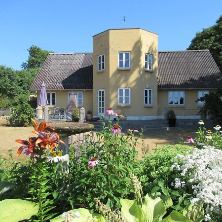 Готель Okker Gokker Garden Allingabro Екстер'єр фото